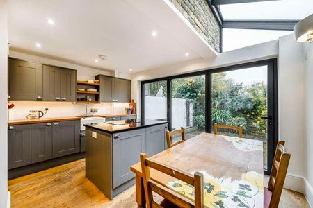 Eastcombe Avenue, Charlton, SE7 - Photo 3