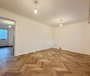 2 bedroom end of terrace house to rent - Photo 2