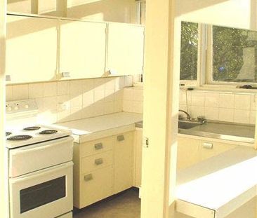 10/106 Elizabeth Bay Road - Photo 3