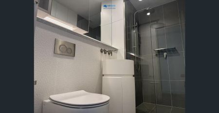 【Melbourne CBD Furnished 2-Bedroom Apartment】Move In Immediately & Enjoy Sunlit Living! - Photo 3