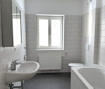 Helle 2-Zimmer Wohnung mit Balkon und Lift in Krems-Zentrum - Photo 1