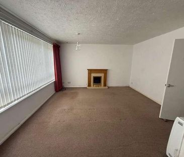 Hillside Rd, B43 - Photo 2