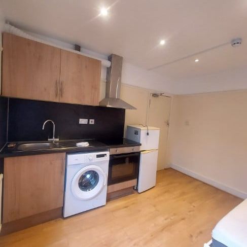Studio Flat, London, N4 - Photo 1