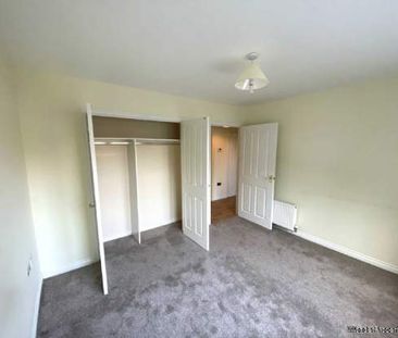 2 bedroom property to rent in Renfrew - Photo 2