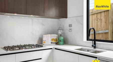 Elegant Three-Level Townhouse with Stunning Views in West Harbour - Photo 5