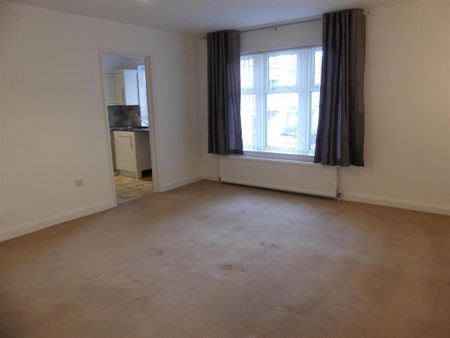 2 bedroom apartment to rent - Photo 4
