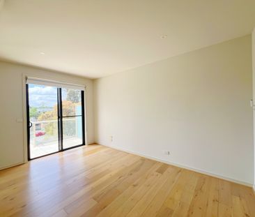 Modern 2 Bed | 2 Bath | 1 Car For rent in Balwyn North - Photo 2