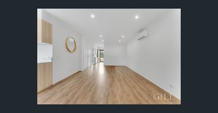 Beautiful 4-Bedroom Residence in Highly Sought-After Berwick - Photo 2