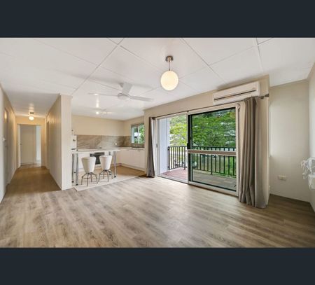 14/1 Burke Street, North Ward, Qld 4810 - Photo 4