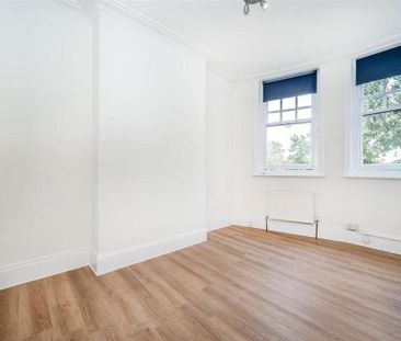 3 bedroom flat to rent - Photo 3