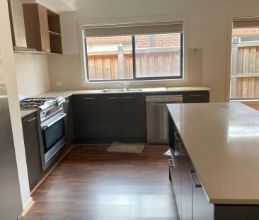 Modern Family living - Photo 6