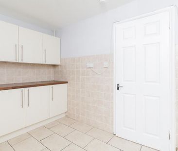 2 bedroom semi-detached house to rent - Photo 3