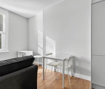 Apt 3, 56 Myrtlefield Park, Belfast, BT9 6NF - Photo 1