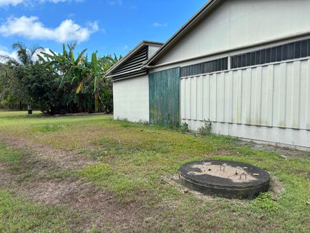 QUIET COUNTRY LIVING - Photo 4