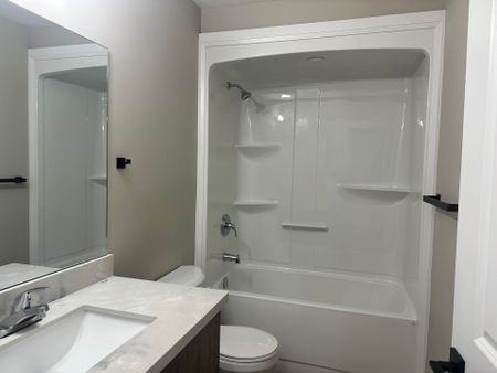 For Lease - 17 Keystone Trail Unit# UNIT 4, Welland, Ontario - Photo 5