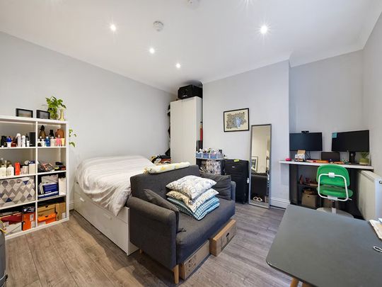 Studio apartment - Photo 1