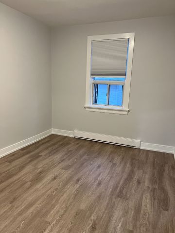 For Lease - 97 Twelfth Street Unit# Main Floor, Toronto, Ontario - Photo 2