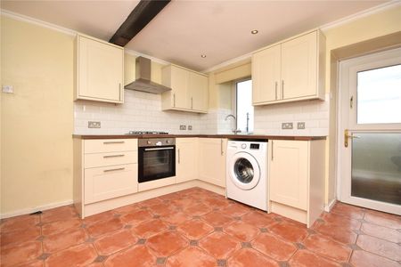 28, Warley View, Rodley, Leeds, LS13 1DU - Photo 3