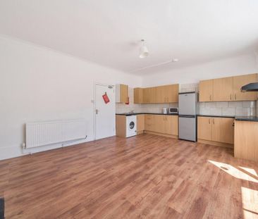 4 bedroom terraced house to rent - Photo 3