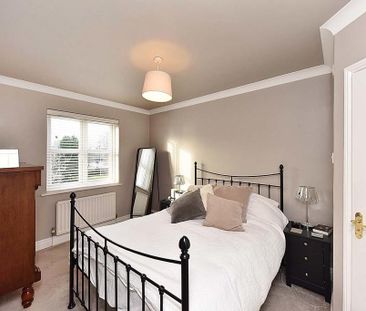 3 bedroom end of terrace house to rent - Photo 4