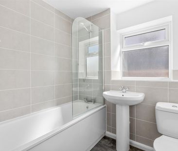 West Wycombe Road, High Wycombe - Photo 3