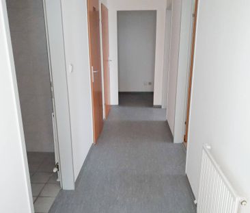 Schöne Dachgeschosswohnung mit Ausblick ins Grüne - Photo 2