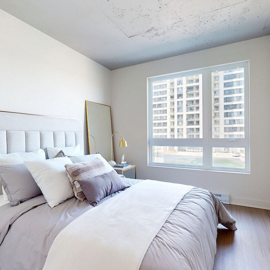 3830 Blvd Saint-Elzéar O, Laval, QC - Photo 1