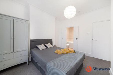 3 bedroom apartment to rent - Photo 3