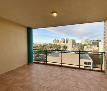 Perfectly Positioned 2 Bedroom Apartment! - Photo 3