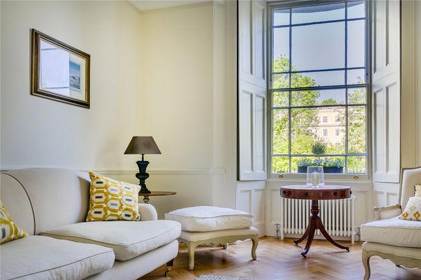 Norland Square, Holland Park, W11, London - Photo 1