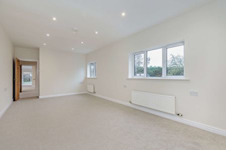 4 Bedroom , Chester - Photo 2
