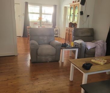 Coopers Plains - Photo 1