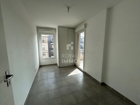 Location Appartement 3 pièces 61m² TOULON 83000 - Photo 3