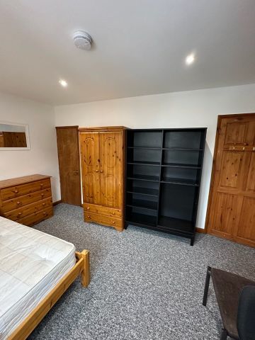 4 Bed Terraced House, Avenue Road, SO14 - Photo 3