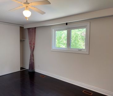 For Lease - 1 Hammond Drive, Aurora, Ontario - Photo 2