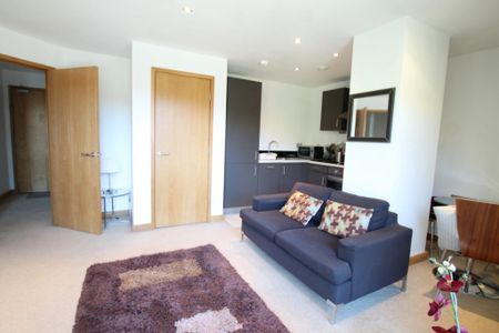 1 bedroom flat to rent - Photo 2