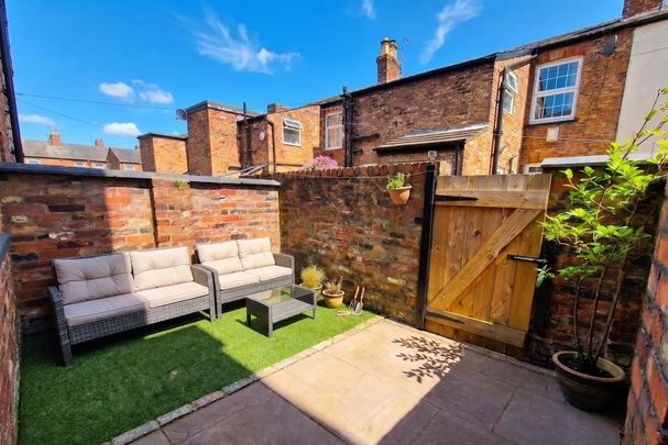 2 bedroom terraced house to rent - Photo 1