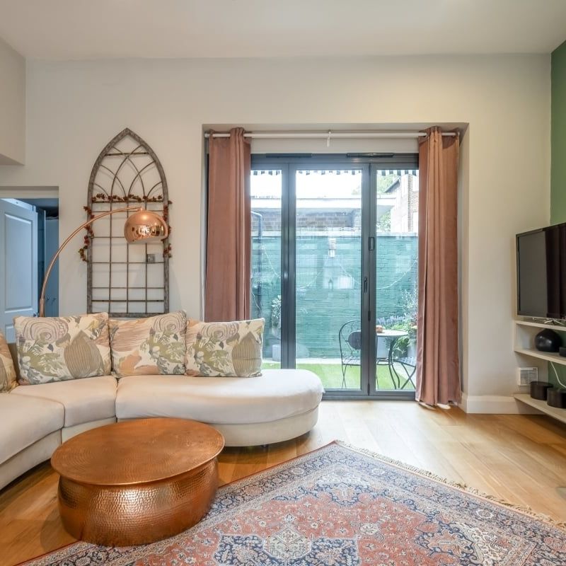 4 bedroom detached house to rent - Photo 1