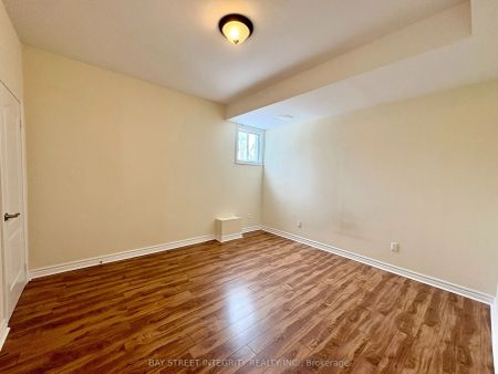 53 Mancini Crescent #Basement - Photo 5