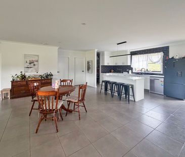 Spacious Family Living Just Minutes from Town - Photo 2