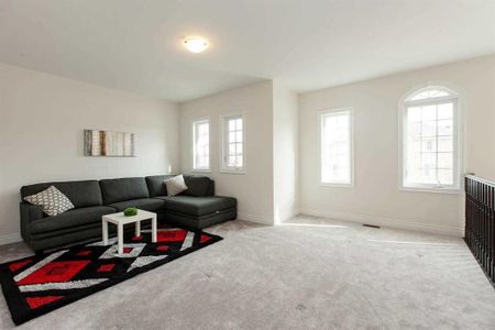 For Lease - 109 Milby Crescent, Bradford West Gwillimbury, Ontario - Photo 3