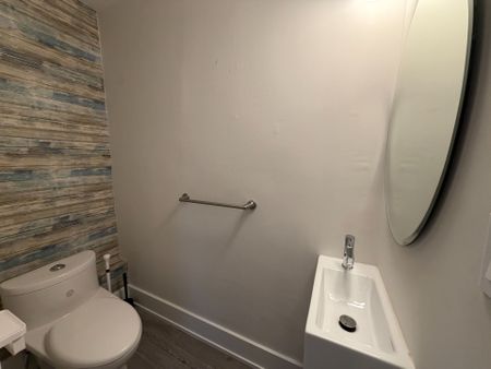 For Lease - 43 Glen Manor Drive Unit# Upper, Toronto, Ontario - Photo 4