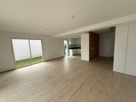 Location Appartement 5 pièces 106m² - Photo 2