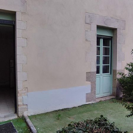 REDON centre-ville - REF G408 - appartement de type 2 meublé d'une surface de 51 m² situé en re... - Photo 4