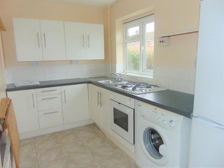 2 bedroom ground floor flat to rent - Photo 4