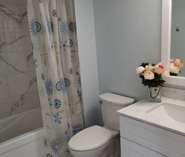 For Lease - 611 Athol Street, Oshawa, Ontario - Photo 5