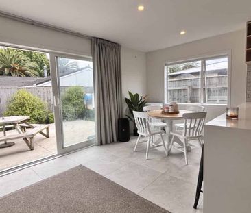 Modern Aramoho home - Photo 3