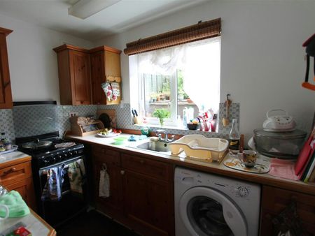 Combe Close, Leicester, LE3 - Photo 2