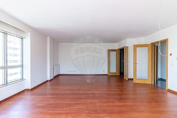 Apartamento T4 - Photo 1