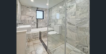 SUN DRENCHED RESIDENCE - Photo 3